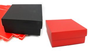 ΧΑΡΤΙΝΟ ΚΟΥΤΙ ME KAΠΑΚΙ 22cm x 17cm x 7.5cm 0402236/12 ΤΕΜΑΧΙΑ