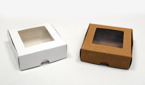 ΚΟΥΤΙ ΧΑΡΤΙΝΟ ΜΕ ΠΑΡΑΘΥΡΟ ΖΕΛΑΤΙΝΑ 8cm x 8cm x 2.5cm 0506225