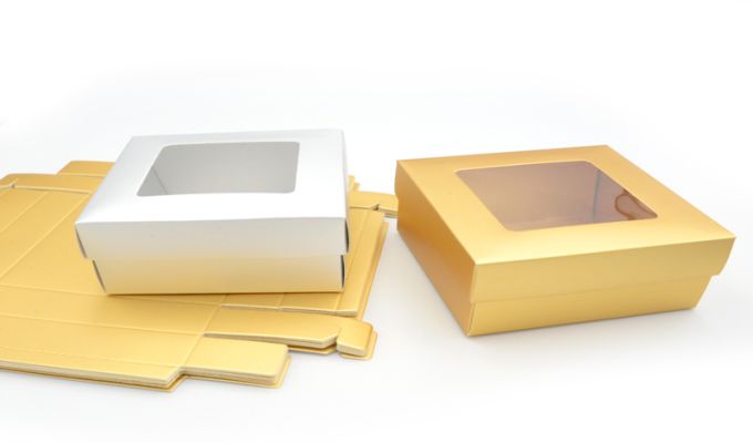 ΚΟΥΤΙ ΜΕ ΚΑΠΑΚΙ ΠΑΡΑΘΥΡΟ ΖΕΛΑΤΙΝΑ 22cm x 17cm x 7.5cm 0402263/12 ΤΕΜΑΧΙΑ