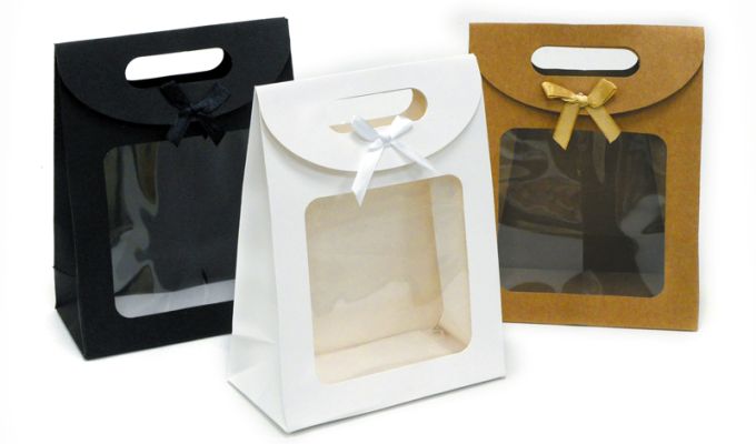 ΤΣΑΝΤΑ ΧΑΡΤΙΝΗ ΜΕ ΠΑΡΑΘΥΡΟ ΚΑΙ ΦΙΟΓΚΟ 14cm x 20cm x 7cm 0402149/12 ΤΕΜΑΧΙΑ